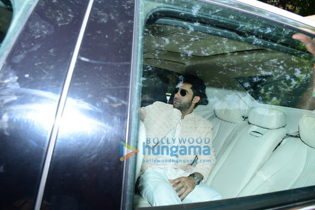 Ranbir Kapoor-Alia Bhatt Wedding: Neetu Kapoor, Mahesh Bhatt, Karan Johar, Ayan Mukerji, Soni Razdan, Shaheen Bhatt arrive at the wedding venue