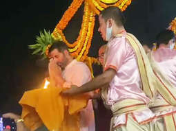 Akshay Kumar performs Ganga Pooja with team Samrat Prithviraj in Varanasi, UP
