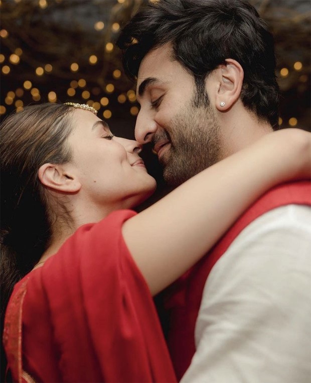 Alia Bhatt shares romantic pictures with Ranbir Kapoor as they complete one month of marriage Alia Bhatt shares romantic pictures with Ranbir Kapoor as they complete one month of marriage