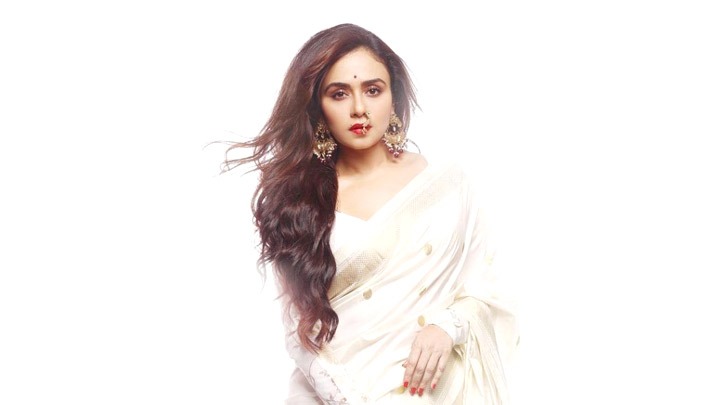 Amruta Khanvilkar phone unlocked | Bollywood Hungama | Star-tech | Lifestyle Amruta Khanvilkar phone unlocked | Bollywood Hungama | Star-tech | Lifestyle