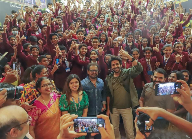 Bhool Bhulaiyaa 2: Kartik Aaryan meets crowd of fans in Pune mall and college as his film inches Rs. 100 crore 