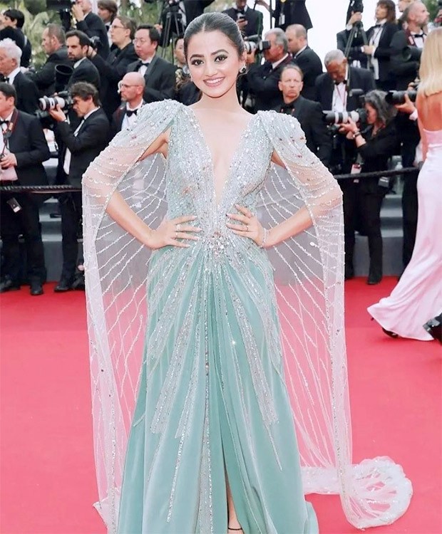 Cannes 2022: Helly Shah shines like a diamond in a stunning Ziad Nakad glitzy thigh-high slit gown Cannes 2022: Helly Shah shines like a diamond in a stunning Ziad Nakad glitzy thigh-high slit gown