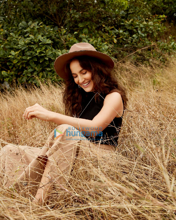 elli avrram 3 13