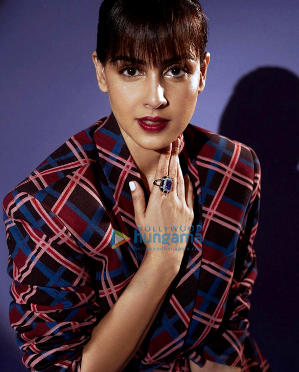 genelia dsouza 72