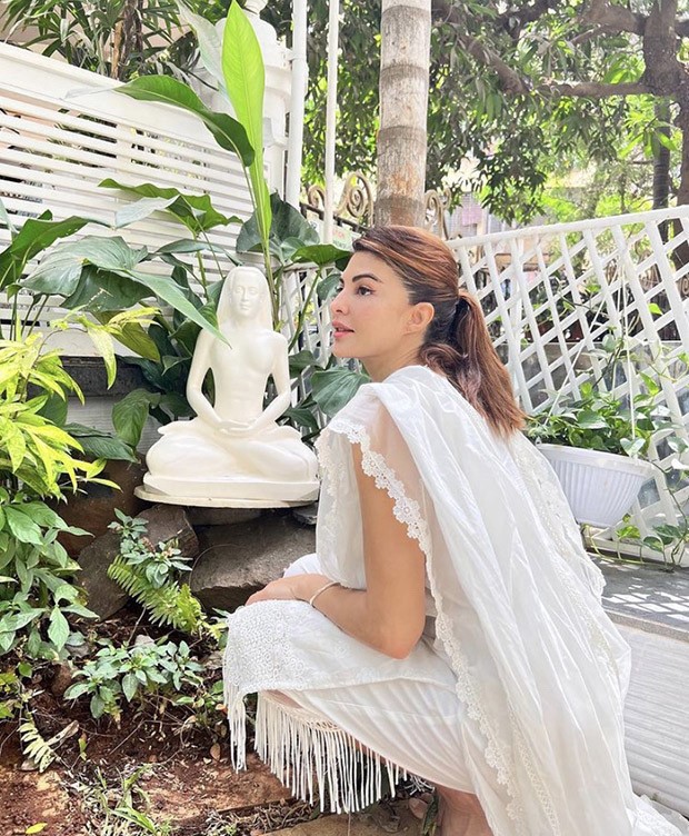 Jacqueline Fernandez explores a shade of her spirituality in a beautiful white attire Jacqueline Fernandez explores a shade of her spirituality in a beautiful white attire
