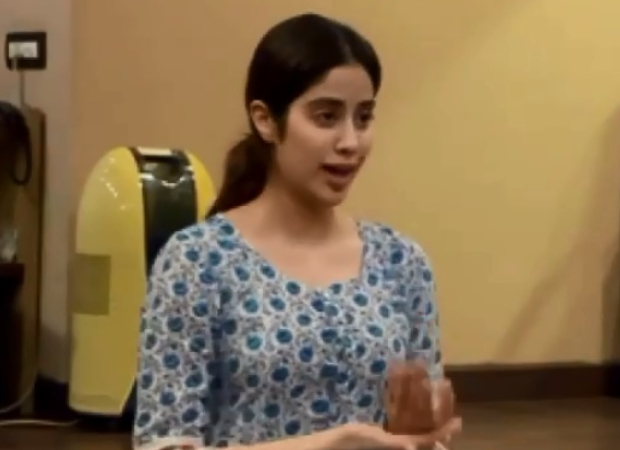 Janhvi Kapoor gracefully recreates Rekha’s timeless song ‘In Aankhon Ki Masti’ in new video Janhvi Kapoor gracefully recreates Rekha’s timeless song ‘In Aankhon Ki Masti’ in new video