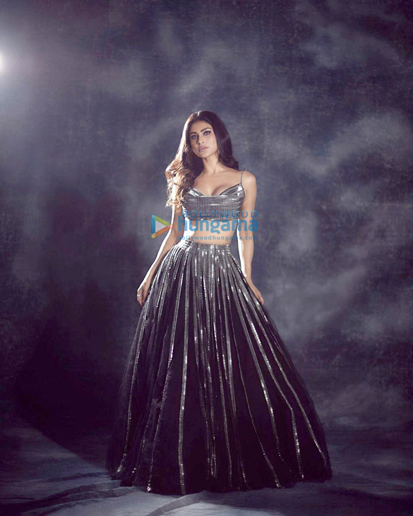 mouni roy 2 109