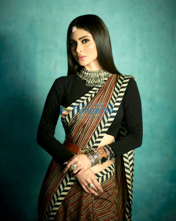 mouni roy 3 95