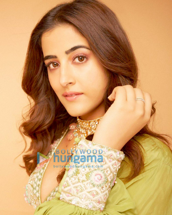 nupur sanon 6