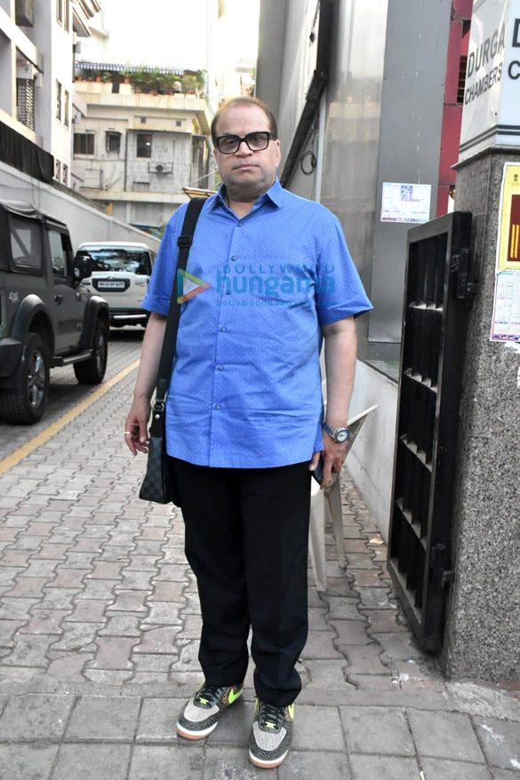 photos aayush sharma snapped at ramesh tauranis office in khar 2