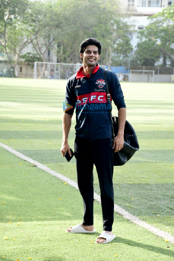 Photos: Abhimanyu Dassani, Aparshakti Khurana, Ahan Shetty and others snapped during a football match in Bandra Photos: Abhimanyu Dassani, Aparshakti Khurana, Ahan Shetty and others snapped during a football match in Bandra