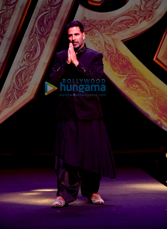 photos akshay kumar and manushi chhillar grace the trailer launch of prithviraj 3