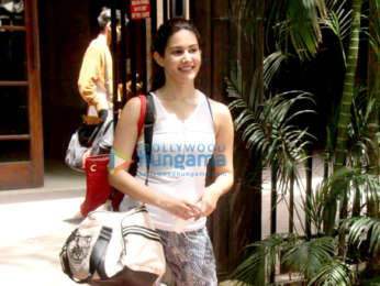 Photos: Amyra Dastur spotted outside a dance class in Khar