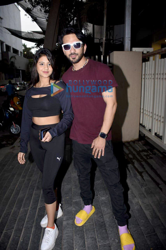 photos anjali arora and ali merchant spotted house hunting in oshiwara 4