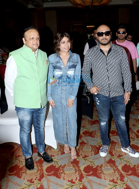 photos b praak ahmed khan and others snapped at the launch of the onlyoneearth campaign in juhu 3