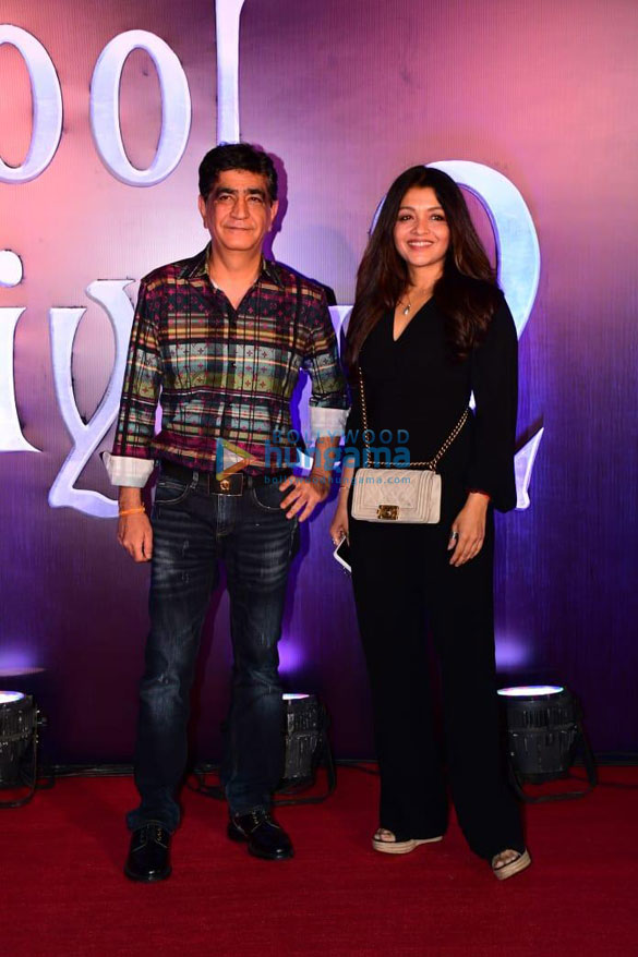 photos celebrities snapped attending the premiere of bhool bhulaiyaa 2 8