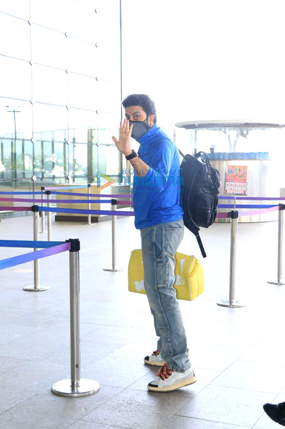 photos celebs depart for the all stars football match in dubai 1 2