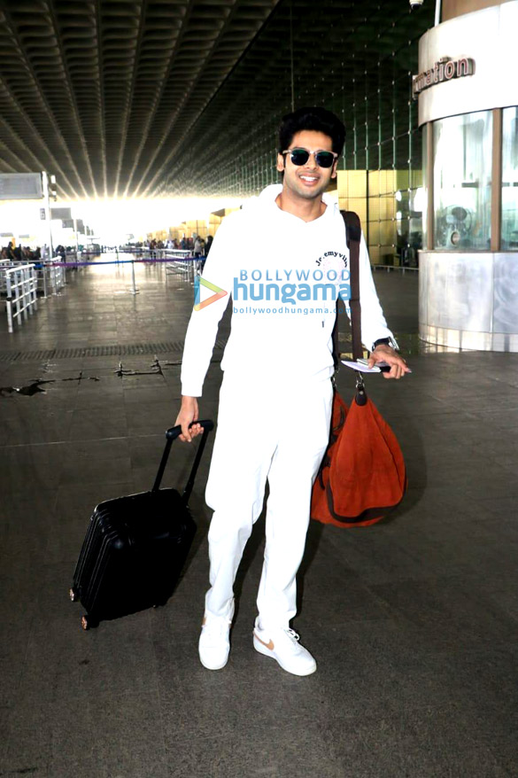 photos celebs depart for the all stars football match in dubai 7