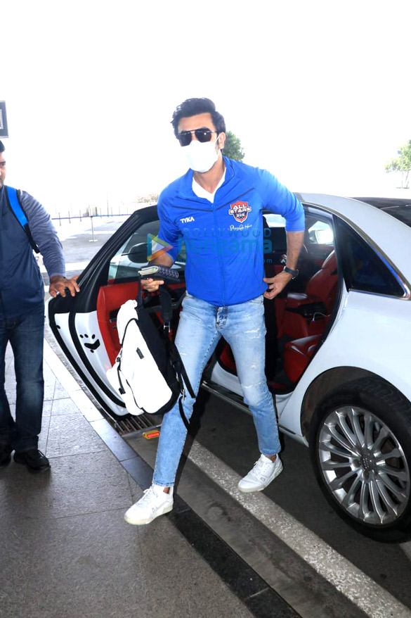 photos celebs depart for the all stars football match in dubai 8