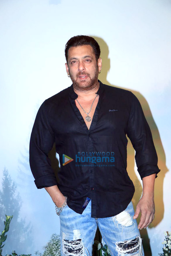 Photos: Celebs grace the Eid bash at Arpita Khan Sharma’s house Photos: Celebs grace the Eid bash at Arpita Khan Sharma’s house