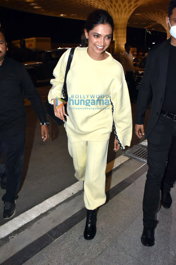 Photos: Deepika Padukone, Alia Bhatt, Amyra Dastur and others snapped at the airport Photos: Deepika Padukone, Alia Bhatt, Amyra Dastur and others snapped at the airport