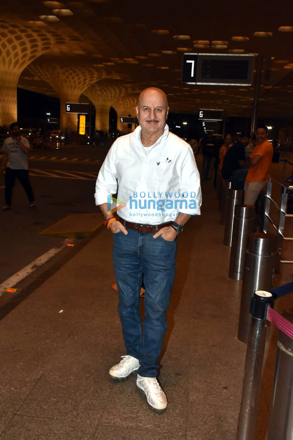 photos deepika padukone alia bhatt amyra dastur and others snapped at the airport 4