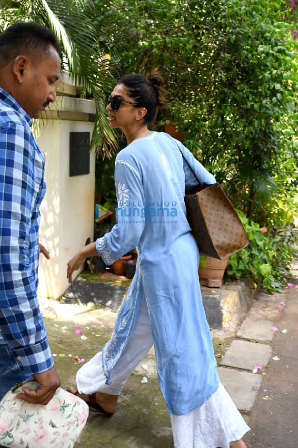 photos deepika padukone spotted at a salon in bandra 1 3