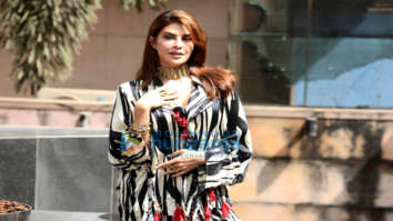 Photos: Jacqueline Fernandez snapped in Juhu