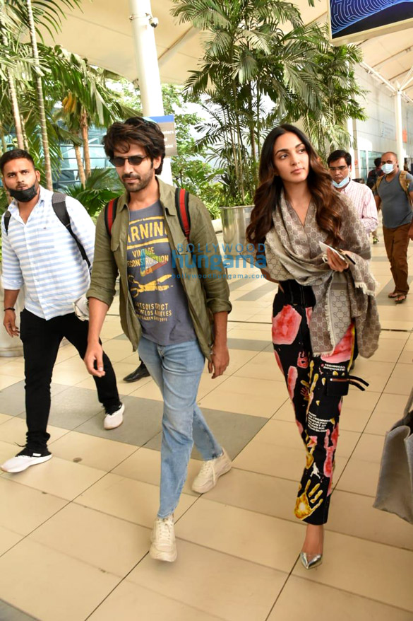 photos kangana ranaut arjun rampal adivi sesh and others snapped at the airport kartik 1