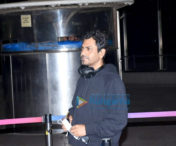 photos kangana ranaut pooja hegde abhishek bachchan aishwarya rai bachchan and others snapped at the airport 4