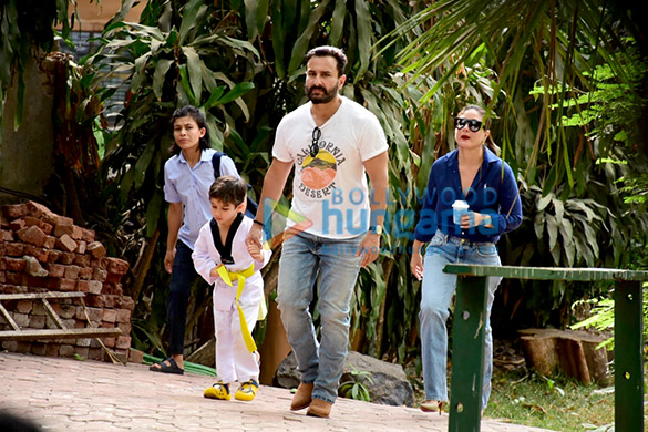 Photos: Kareena Kapoor Khan, Saif Ali Khan and Taimur Ali Khan snapped along with Nikhil Dwivedi and family in Bandra Photos: Kareena Kapoor Khan, Saif Ali Khan and Taimur Ali Khan snapped along with Nikhil Dwivedi and family in Bandra