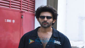 Photos: Kartik Aaryan snapped during the promotions of Bhool Bhulaiyaa 2
