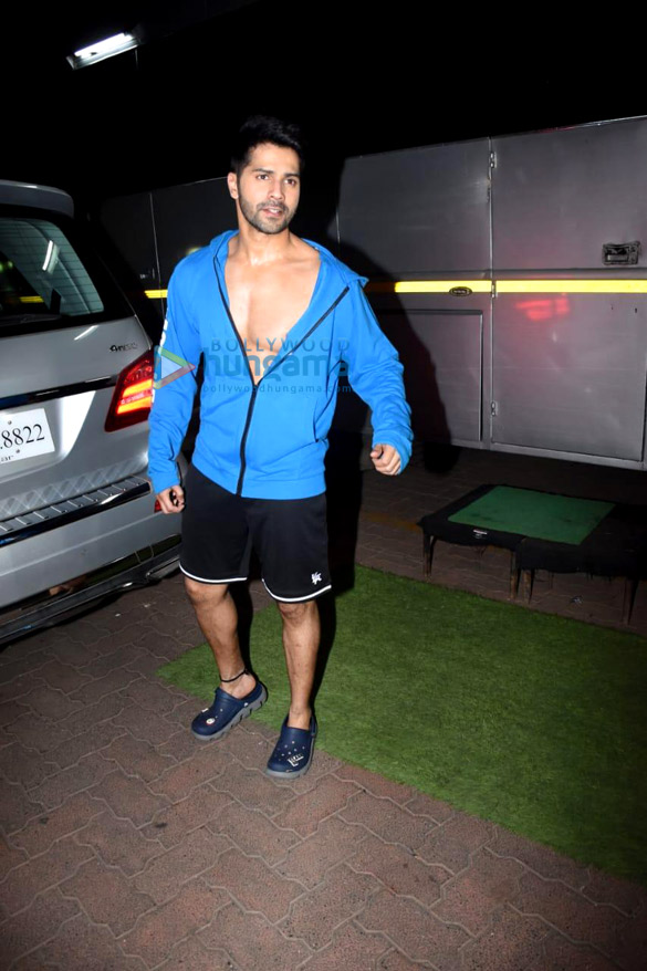 photos kiara advani and varun dhawan snapped in film city 1
