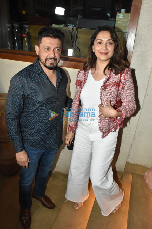 photos madhuri dixit and her family spotted at bastian in worli 3