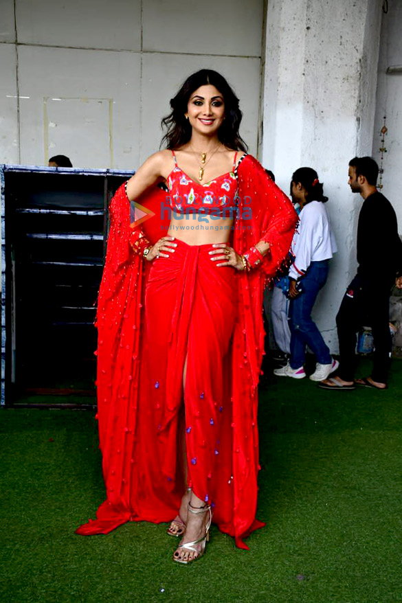 photos nora fatehi shilpa shetty neetu kapoor and marzi pestonji snapped on the sets of dance deewane junior 1