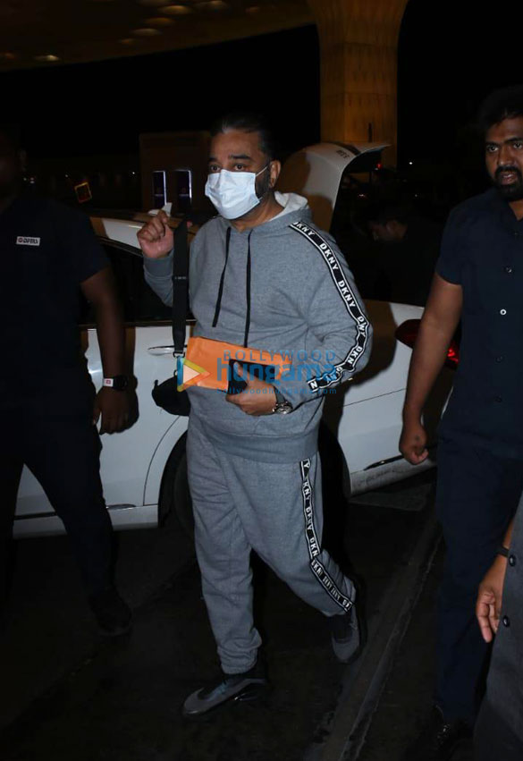 photos ranveer singh varun dhawan and others snapped at the airport 999 2