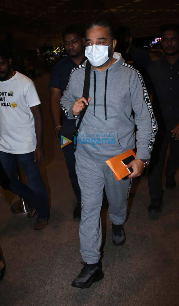 photos ranveer singh varun dhawan and others snapped at the airport 999 4