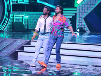 Photos: Ranveer Singh graces the sets of DID Lil Masters to promote his film Jayeshbhai Jordaar
