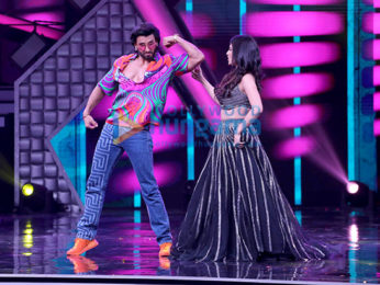 Photos: Ranveer Singh graces the sets of DID Lil Masters to promote his film Jayeshbhai Jordaar