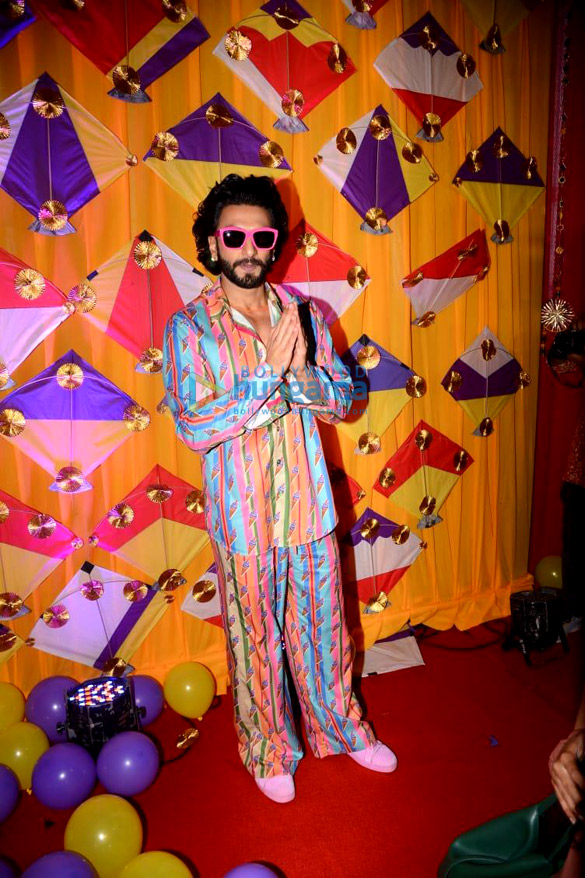 photos ranveer singh snapped at a special screening of jayeshbhai jordaar for children in juhu 9