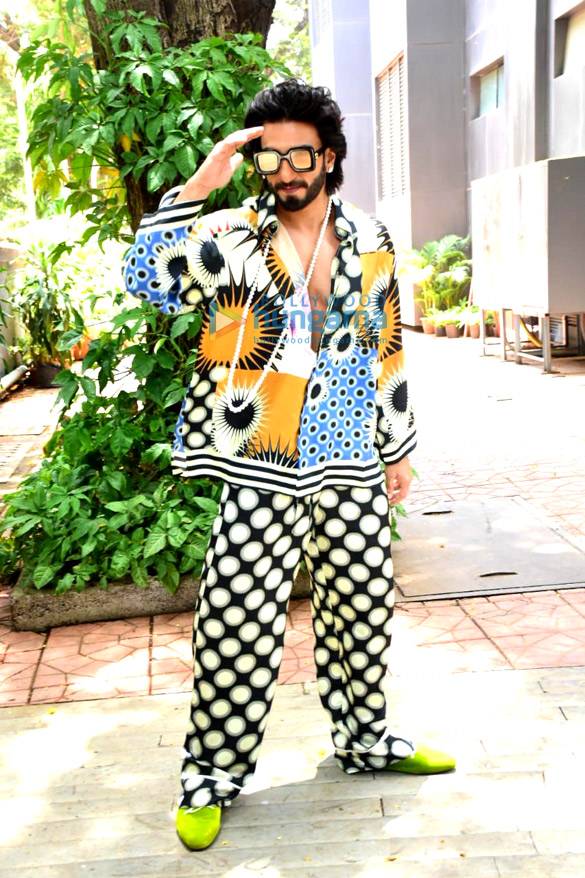 photos ranveer singh spotted in bandra 5