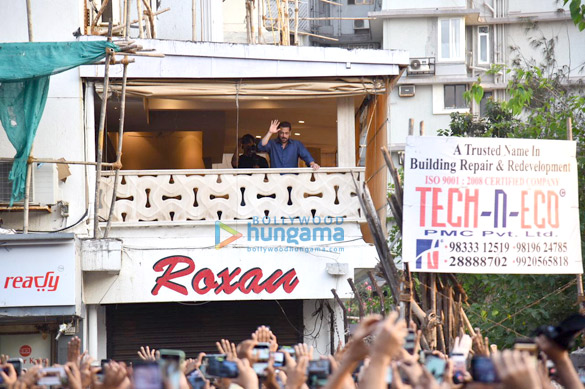 photos salman khan waves to fans outside his residence to wish them for eid 1