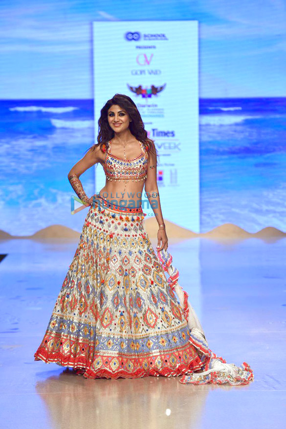 Photos: Shilpa Shetty, Aahana Kumra, Shazahn Padamsee and Aakanksha Singh walk the ramp at the Bombay Times Fashion Week 2022 Photos: Shilpa Shetty, Aahana Kumra, Shazahn Padamsee and Aakanksha Singh walk the ramp at the Bombay Times Fashion Week 2022