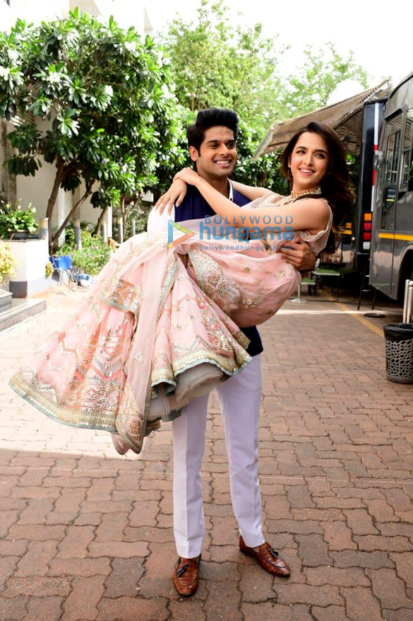photos shilpa shetty abhimanyu dassani and shirley setia snapped during nikamma promotions on dance deewane juniors 2
