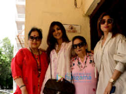 Photos: Shilpa Shetty, Shamita Shetty and Sunanda Shetty snapped at PVR Juhu