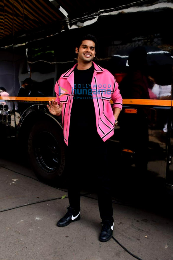 photos shilpa shetty and abhimanyu dassani snapped on the sets of indias laughter challenge 4