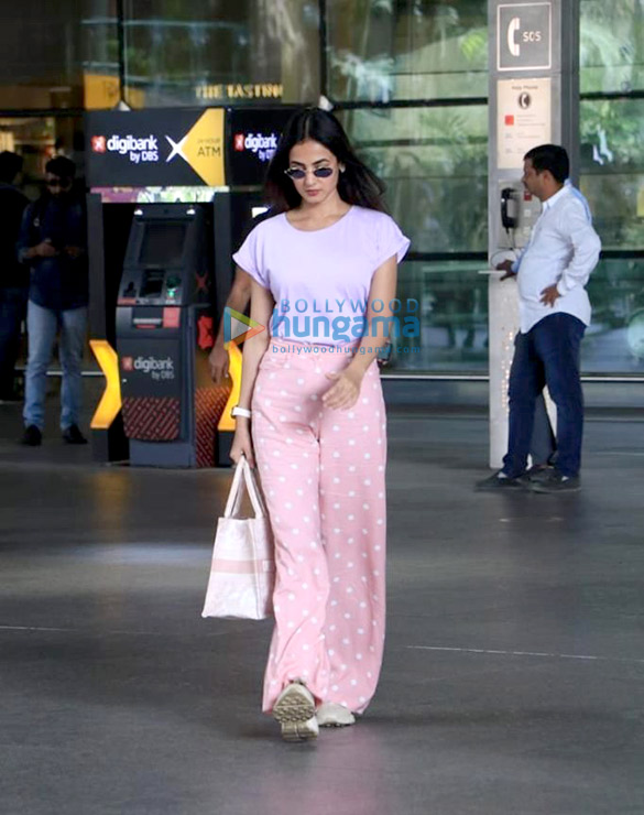 photos sonal chauhan spotted at the airport post the trailer launch of f3 1