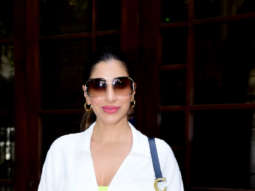 Photos: Sophie Choudry spotted in Khar