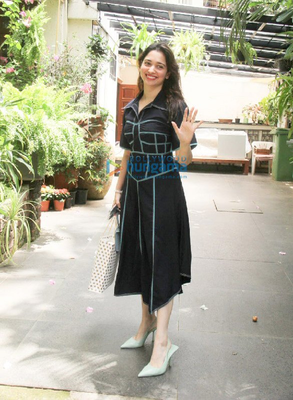 Photos: Tamannaah Bhatia spotted outside a salon in Bandra Photos: Tamannaah Bhatia spotted outside a salon in Bandra