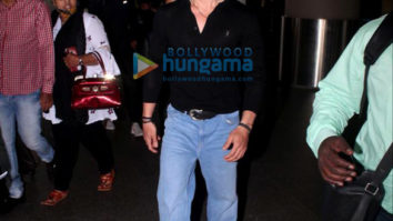 Photos: Tiger Shroff and Jasmin Bhasin snapped at the airport